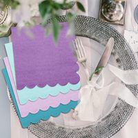 Serviettes de table jetables en papier épais vert avec bord festonné, personnalisables avec logo, pour cocktails et dîners