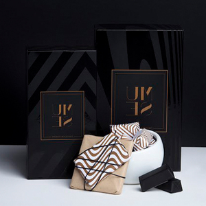 Encantadora caja personalizada de papel para chocolate, perfecta para presentar surtidos de chocolate - Product Image 3