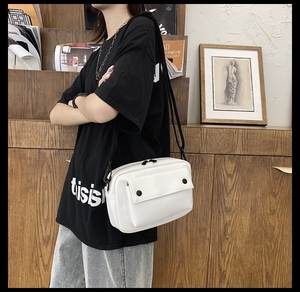 폴리에스터 안감과 지퍼 클로저가있는 남성용 세련된 방수 PU 크로스 바디 메신저 백 멋진 숄더 슬링 백 - Product Image 6