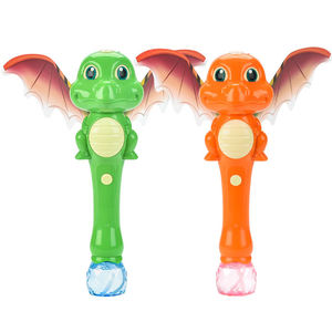Machine à bulles d'été pour l'extérieur, baguette à bulles en forme de dragon volant orange et vert avec lumière et musique pour les fêtes à la plage et au parc - Product Image 1