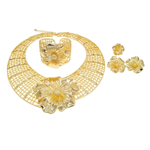ชุดเครื่องประดับ<span class=keywords><strong>ดอก</strong></span><span class=keywords><strong>ชบา</strong></span><span class=keywords><strong>สี</strong></span>ทอง สร้อยคอแบบโชคเกอร์ สร้อยข้อมือ ต่างหู ดีไซน์โดดเด่น สไตล์แอฟริกัน สำหรับเจ้าสาว งานแต่งงาน และงานปาร์ตี้ - Product Image 3