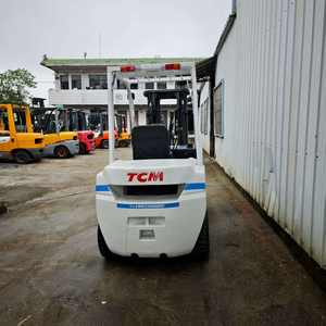 Montacargas Usado TCM FD30 de 3 Toneladas, Diésel, de Combustión Interna, con Desplazador Lateral Hidráulico, Neumáticos Sólidos, Mástil de Dos Etapas, Longitud de Horquilla de 1070 mm - Product Image 2
