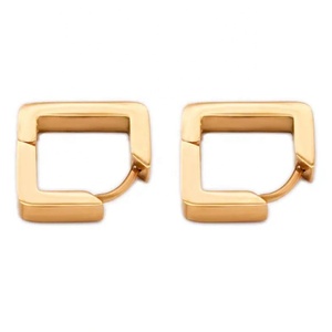 Boucles d'oreilles géométriques triangulaires Huggies en acier inoxydable plaqué or, argent et noir pour hommes et femmes - Product Image 1