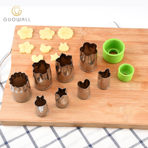 Mini set di tagliabiscotti per frutta e verdura in acciaio inossidabile da 10 pezzi - Product Image 1