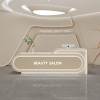 Comptoir de réception incurvé en bois de style européen durable, comptoir d'accueil de luxe pour hôtel, salon de beauté et bureau