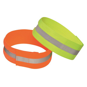 <span class=keywords><strong>Brassard</strong></span> de sécurité réfléchissant argenté haute visibilité pour le sport, la course nocturne et les activités décontractées, avec sangle de poignet, sangle de bras et sangle d'épaule élastiques - Product Image 6