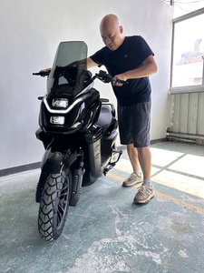Motocicleta Scooter para Adultos, Motor de 3000w, Batería de Litio de 72v 30ah, Velocidad Máxima de 65km/h, Autonomía de hasta 8 km - Product Image 1
