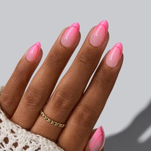Kit de faux ongles à presser en gel souple, courts, forme amande, rose dégradé ombré, style French, collection Printemps-Été, haute qualité, vente en gros - Product Image 1