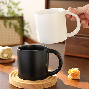 แก้วเซรามิกเคลือบด้าน สีขาวและดำ ดีไซน์มินิมอล ของขวัญสำหรับสำนักงาน - Product Image 1