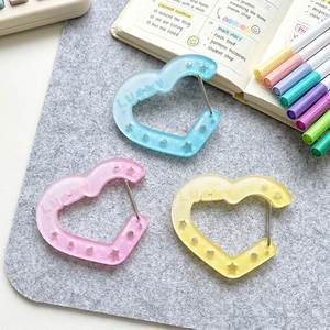 Personnalisez des porte-clés de randonnée en acrylique sur le thème des dessins animés de formes variées - Product Image 4