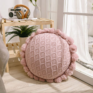 Coussin décoratif en acrylique tricoté à texture tournesol avec 21 adorables boules de poils rondes lavables - Product Image 4