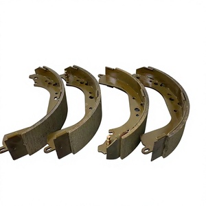 Jeu de plaquettes de frein à tambour arrière 04495-60070 compatible avec Toyota Land Cruiser - Product Image 4