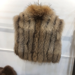 เสื้อกั๊กขนสุนัขจิ้งจอกคุณภาพสูงเสื้อโค้ทตัวนอกสำหรับผู้หญิงเสื้อโค้ทขนแรคคูนแท้เสื้อกั๊กขนฟูนุ่มสำหรับผู้หญิง - Product Image 3