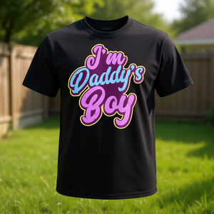 T-shirt I'm Daddy's Boy Nera Unisex per Adulti Girocollo Manica Corta Stampa Digitale Promozionale - Product Image 3