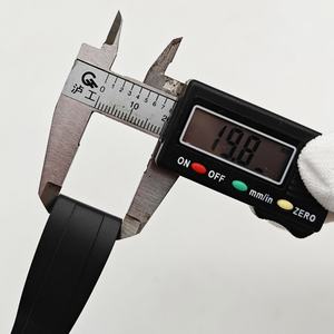 Bracelet en caoutchouc naturel OEM ODM avec interface incurvée de 20 mm, boucle pliable, accessoire de modification de montre - Product Image 5