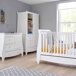 Lit bébé convertible 4-en-1 en bois massif écologique, lit d'enfant avec 4 hauteurs de matelas réglables pour chambre et salon - Product Image 2