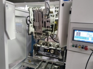 Junrong JRA-70 tốc độ cao 5-trục 3-đầu <span class=keywords><strong>CNC</strong></span> bàn chải máy làm cho khoan và tufting/Chổi sản xuất - Product Image 2