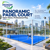 Terrain de padel panoramique extérieur urbain Hechuan avec cadre blanc personnalisé, verre trempé de 12 mm, maille en acier Q235, gazon artificiel