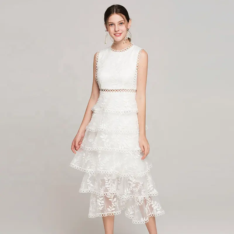 2021夏の女性のエレガントなイブニングドレスホワイトフリル刺Embroideredドレススタイリッシュな花嫁介添人の結婚披露宴のドレス