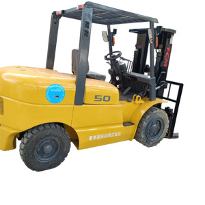 รถยกดีเซลญี่ปุ่นมือสองคุณภาพสูง TCM FD50 รับน้ำหนัก 5 ตัน พร้อมระบบไฮดรอลิกย้ายขวาง  กระโดงยกสองตอน ยางตัน ระบบขับเคลื่อนล้อหน้า - Product Image 1