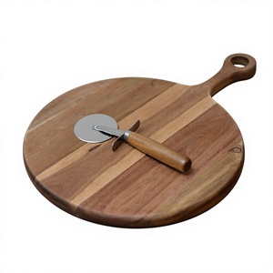 Plateau à pizza en bois massif avec poignée en bois, compatible lave-vaisselle, AZ ENTERPRISES AZE-01, pour restaurants et cafés. - Product Image 3