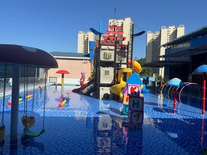 Grand équipement de <span class=keywords><strong>parc</strong></span> aquatique extérieur à prix commercial favorable Maison de l'eau en plastique <span class=keywords><strong>Parc</strong></span> aquatique à thème de bateau de pirate pour enfant et adulte - Product Image 4