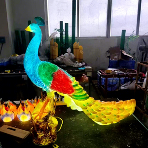 Luz de Navidad de Fibra de Vidrio con Forma de Pavo Real y Detalles Decorativos de Aves para Parques, Jardines y Decoraciones Festivas - Product Image 1