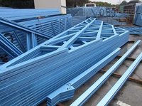 Supports de toit en treillis triangulaire soudé en acier galvanisé fabriqués en usine JIACHENG pour bâtiments industriels, personnalisation ODM OEM