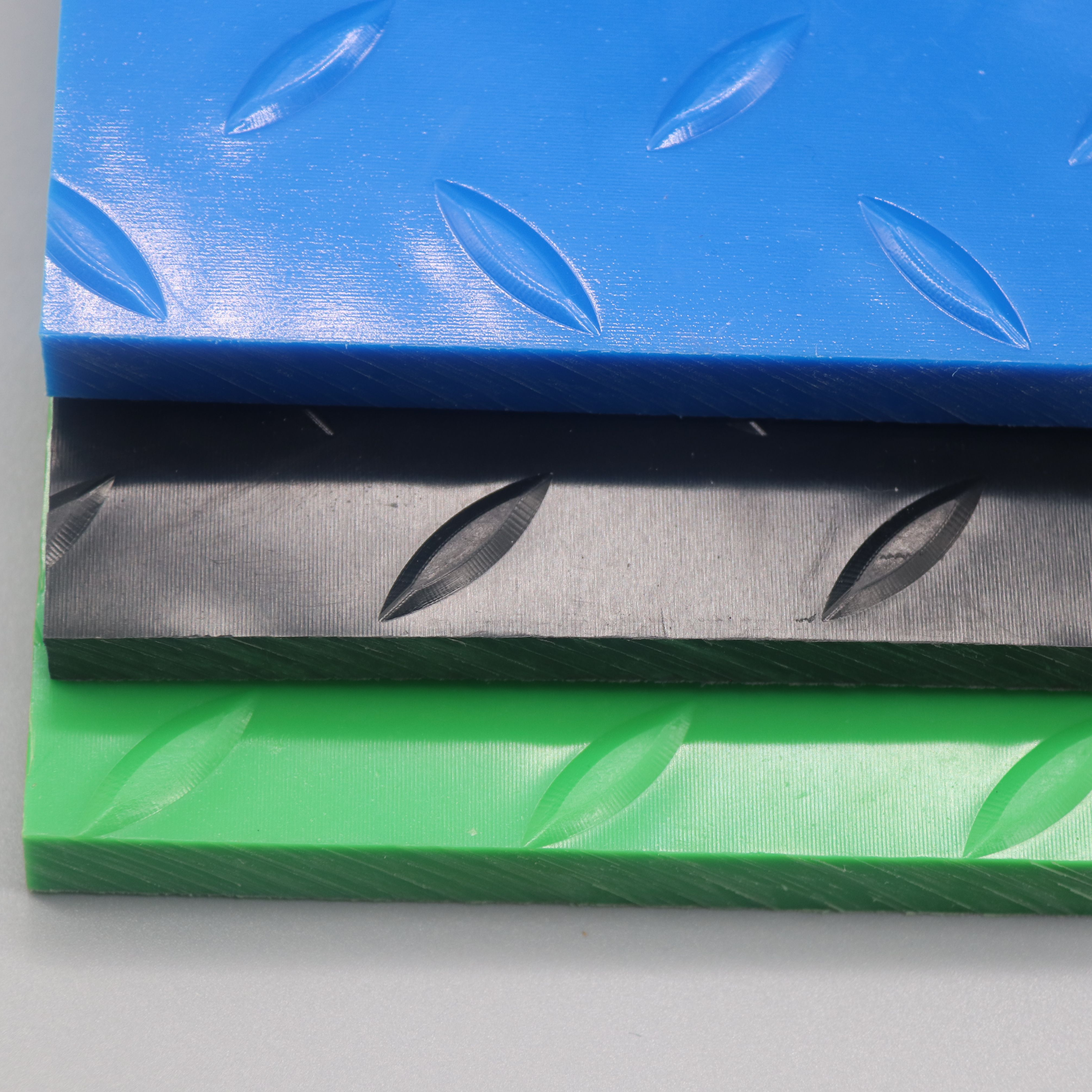 4X8 Feet Temporary Interlocking Ground Mats HPDE Textured Sheet for Road Protection Slabs Outdoor Events Road Plates Plastic