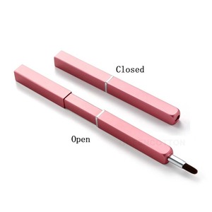 Applicateur de rouge à <span class=keywords><strong>lèvres</strong></span> <span class=keywords><strong>rétractable</strong></span> professionnel avec logo personnalisé - Brosse à <span class=keywords><strong>lèvres</strong></span> portable et élégante, outil de maquillage pour gloss - Product Image 3