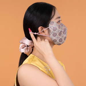 Mascarilla Facial Reutilizable y Transpirable <span class=keywords><strong>de</strong></span> Seda <span class=keywords><strong>de</strong></span> Doble Capa 100% Pura Grado 6A con Brocado Étnico <span class=keywords><strong>para</strong></span> Fiesta <span class=keywords><strong>de</strong></span> Pascua - Product Image 2