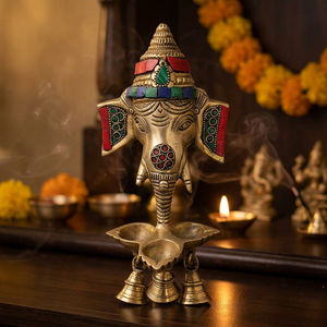 Lampe murale Ganesh en laiton de qualité supérieure avec clochettes, sculpture indienne artisanale à prix de gros - Product Image 4