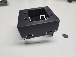 Service de moulage par injection professionnel de haute qualité pour la fabrication de coques et boîtiers en plastique pour serveurs - Product Image 3