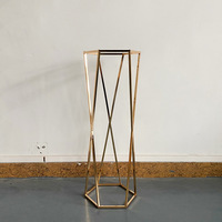 Nouveau support de fleurs haut de gamme en or pour mariage, piédestal pour bouquet, centre de table en métal pour la décoration de mariage, d'événements et de fêtes