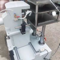 Machine de fraisage de profilés en aluminium de qualité supérieure pour la fabrication manuelle de portes et fenêtres à pantographe