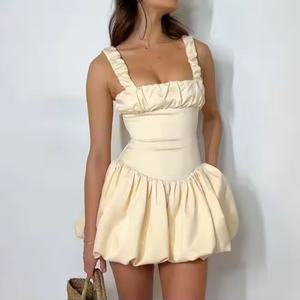 Robe de soirée sans dos pour le printemps, coupe décontractée évasée, robe sur mesure pour femme - Product Image 1