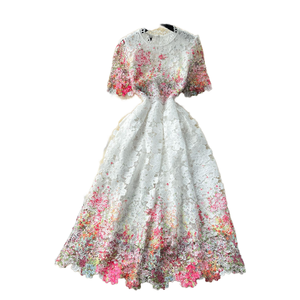Robes décontractées imprimées en dentelle ajourée <span class=keywords><strong>de</strong></span> qualité supérieure au design chic pour femmes, à manches courtes, pour le printemps, l'automne et l'été - Product Image 1