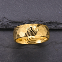Bague Faite à la Main en Acier Damas 8mm, Bijoux Tendance pour Homme, Bague en Acier Damas Plaqué Or 18K pour Mariage ou Fiançailles