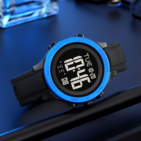 Montres SKMEI 2458 en gros, montres de sport numériques électroniques à double fuseau horaire, chronographe en silicone, étanches 50M, montres-bracelets pour hommes