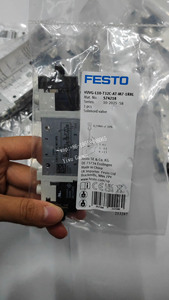 Válvula Neumática de Escape de Alto Flujo Industrial de la Serie VUVG, Festos VUVG-L10-T32C-AT-M7-1R8L 574218 Original - Product Image 2