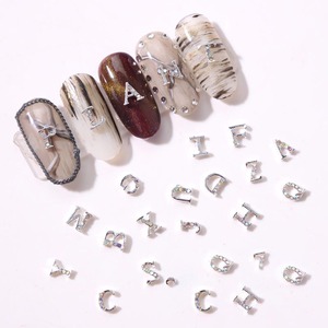 <span class=keywords><strong>Uñas</strong></span> de plata mayúsculas en inglés cartas con diamantes de imitación viejo alfabeto inglés A-Z 26 Uds decoración del arte del clavo de DIY <span class=keywords><strong>para</strong></span> las mujeres - Product Image 1