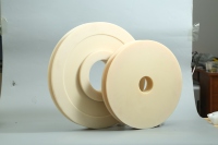 Rouleau à gorge en U en nylon moulé autolubrifiant à huile, certifié ISO9001 pour la levée par grue à tour