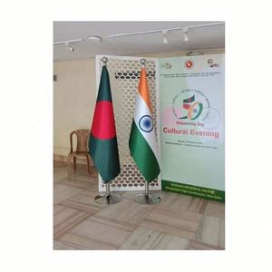 ราคาถูก คุณภาพสูง จัดส่งรวดเร็ว ธงป้ายโฆษณาในร่มขนาด 2 ม. 3 ม. ออกแบบโลโก้ตามสั่ง กันน้ำ พร้อมขาตั้งสำหรับตั้งพื้นสำนักงาน เสาสีทอง - Product Image 6