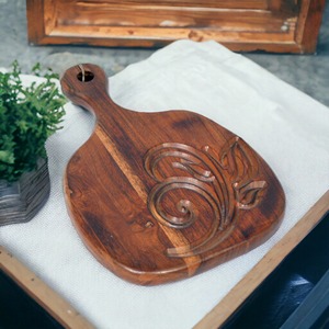 Planche à découper ronde en bois d'acacia créatif avec motif gravé Nouvel article de cuisine avec poignée pour servir et hacher la pizza - Product Image 5
