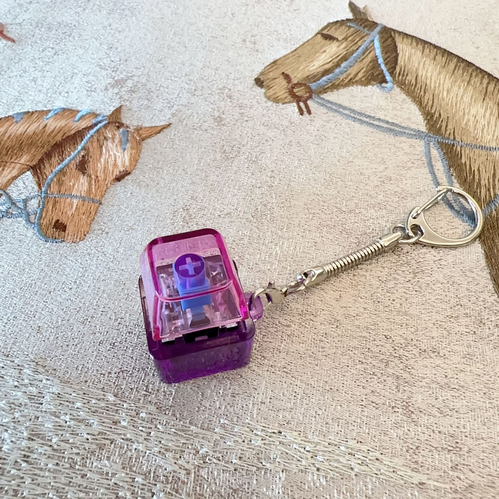 Single-key deep purple shell-purple translucent cap-snake bone