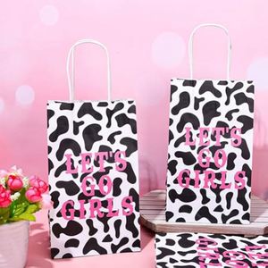 Sac en papier kraft à motif vache avec poignée, sacs cadeaux Let's Go Girls, sacs décoratifs pour fête cowgirl - Product Image 4