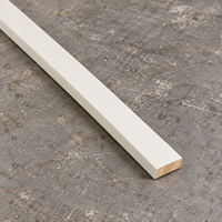 Moulure de plinthe en pin blanc apprêté, profil étroit pour plinthes et finitions murales intérieures