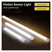 Lampe murale LED magnétique rechargeable USB-C avec détecteur de mouvement infrarouge et photosensible sans fil pour armoire, cuisine, escalier