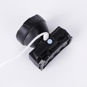 Linterna frontal LED para exteriores, recargable, 2000 mAh, impermeable, con diadema ajustable para senderismo, camping y ciclismo nocturno. - Product Image 1