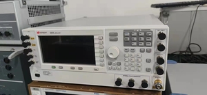 Générateur de signaux Keysight E8267D, prix d'usine, 100 kHz à 44 GHz, haute précision, garantie 1 an, multi-tension, livraison gratuite - Product Image 3